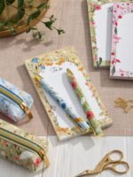 TROPICAL ESTUCHE Y BOLIGRAFO METAL DECORADO ROSA - Imagen 3